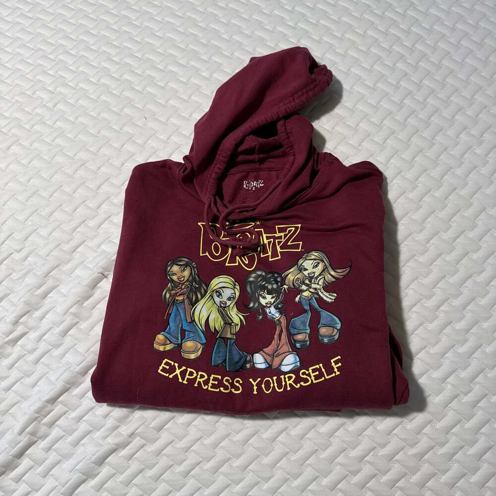 Bratz 'Express Yourself' Classic Group Shot Fleece Hoodie Maroon XL